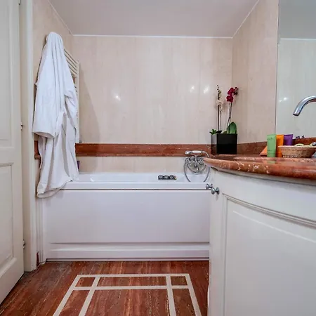 White Style Gambero Apartman *