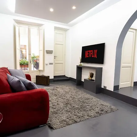 White Style Gambero Apartment Rom
