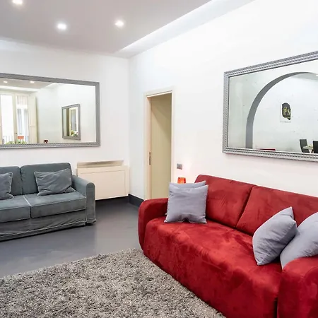 White Style Gambero Apartment Rom
